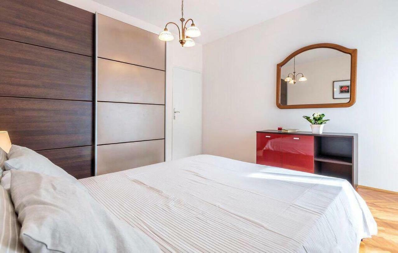 Apartman Eta Apartment Пула Екстериор снимка