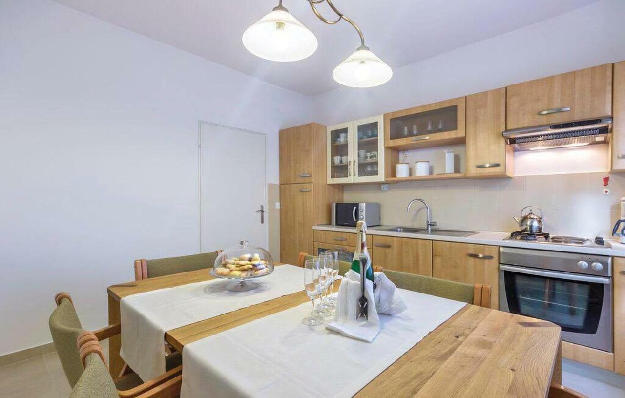Apartman Eta Apartment Пула Екстериор снимка
