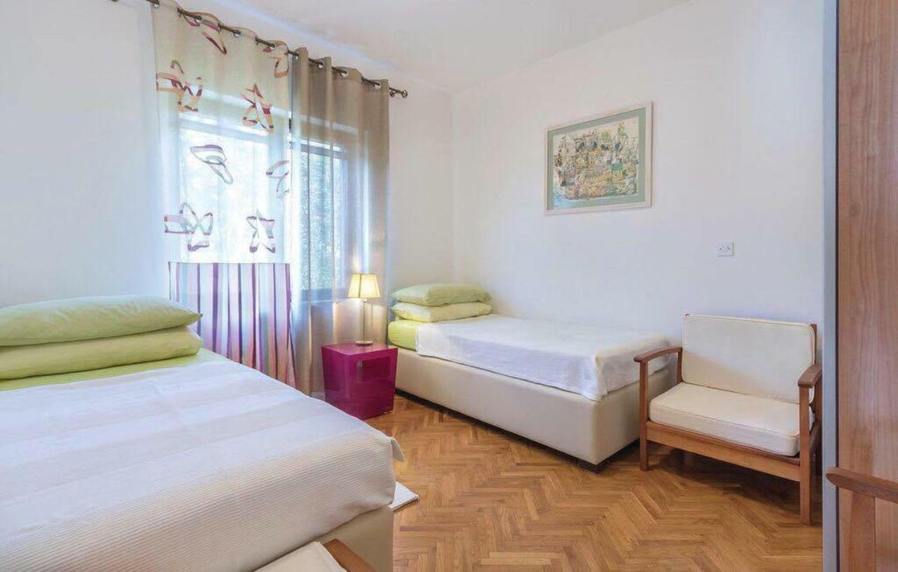 Apartman Eta Apartment Пула Екстериор снимка