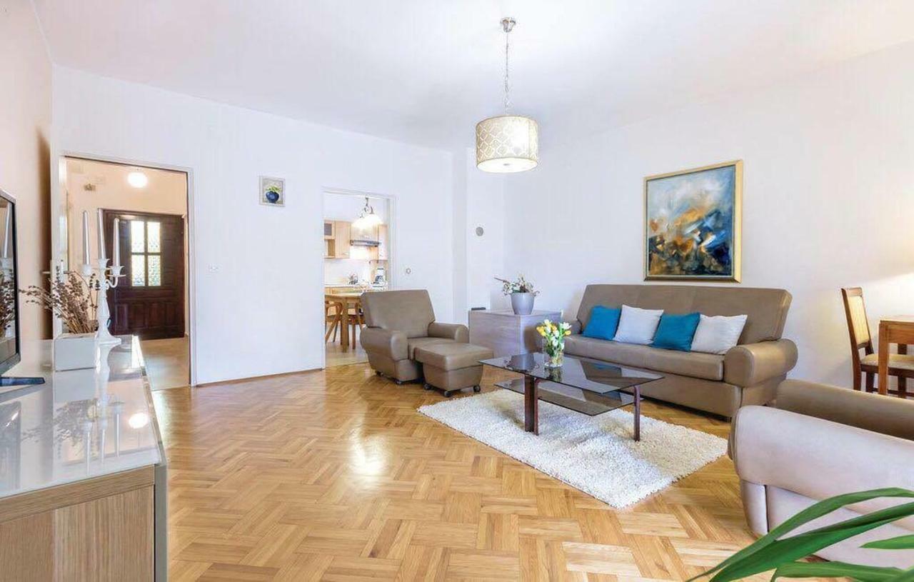 Apartman Eta Apartment Пула Екстериор снимка